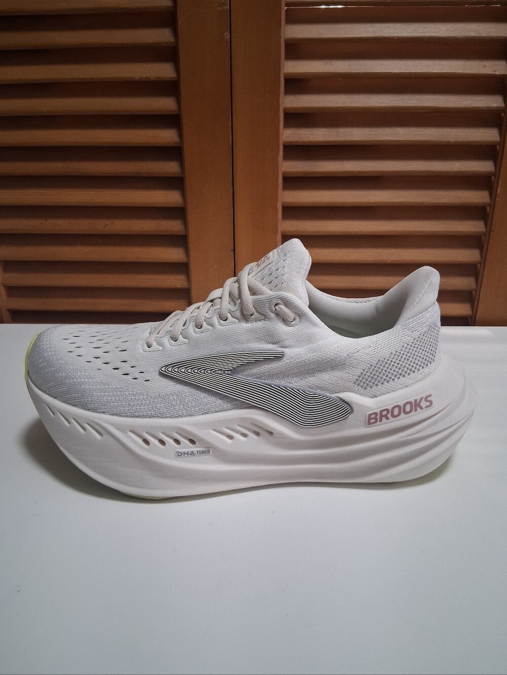 Brooks Glycerin Max Coconut/ Alloy/ Rose Women's Running Shoe * Size: 7.5 - Picture 2 of 8